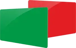 blanco plastic kaart op bankpas formaat met 1 zijde rood en 1 zijde groen