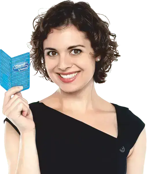 dame met full color bedrukt mapje in hand voor 2 plastic cards op bankpas formaat